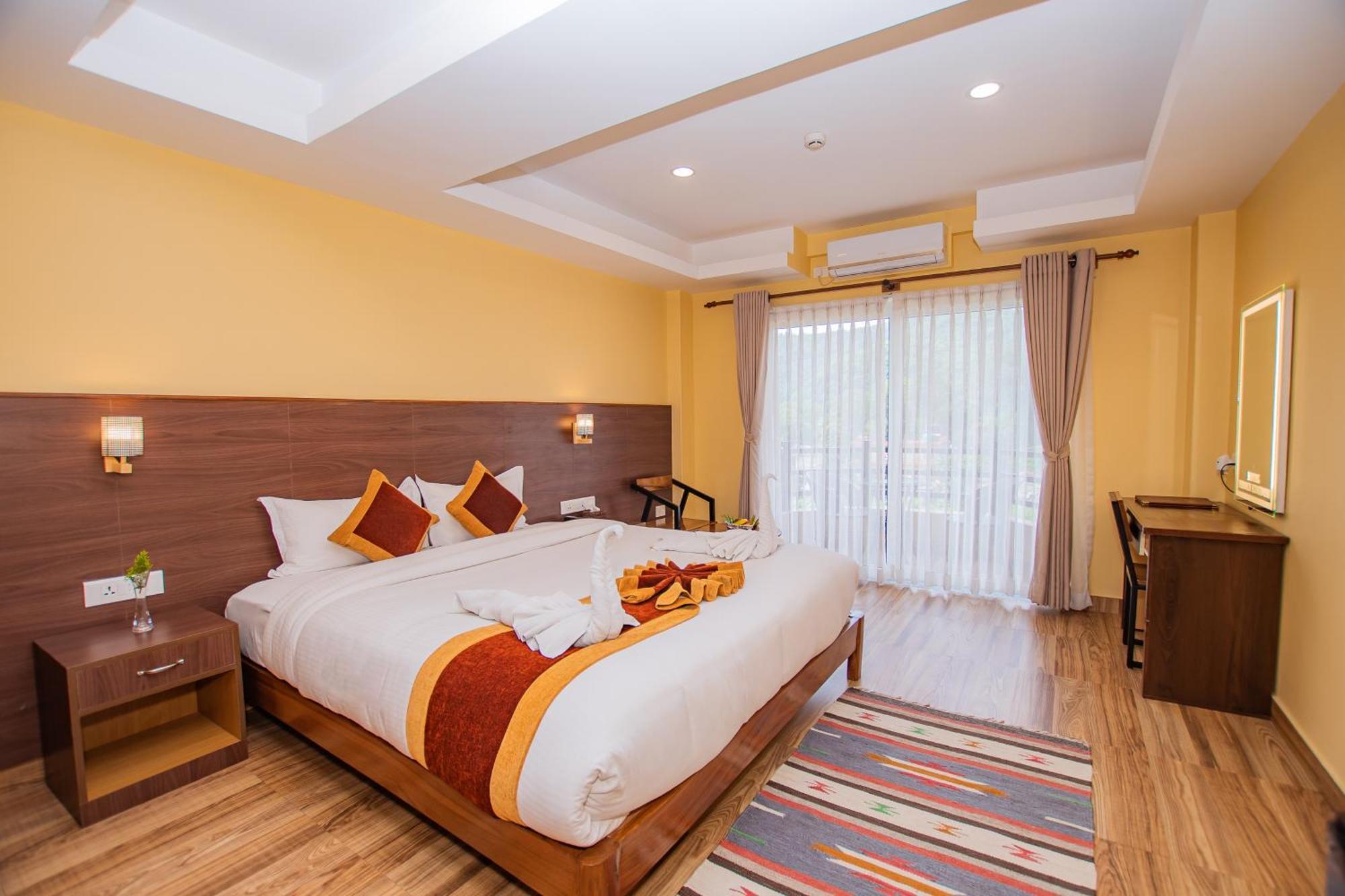 Hotel Hidden Kingdom Pokhara Exteriör bild